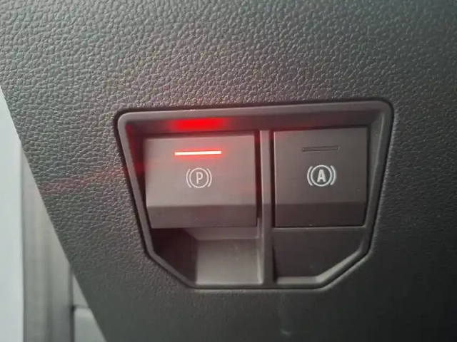 Renault Megane e-tech ev60 220 ch super charge — photo 13