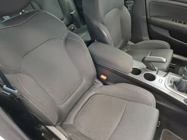 Renault Megane mégane iv berline blue dci 115 — photo 12