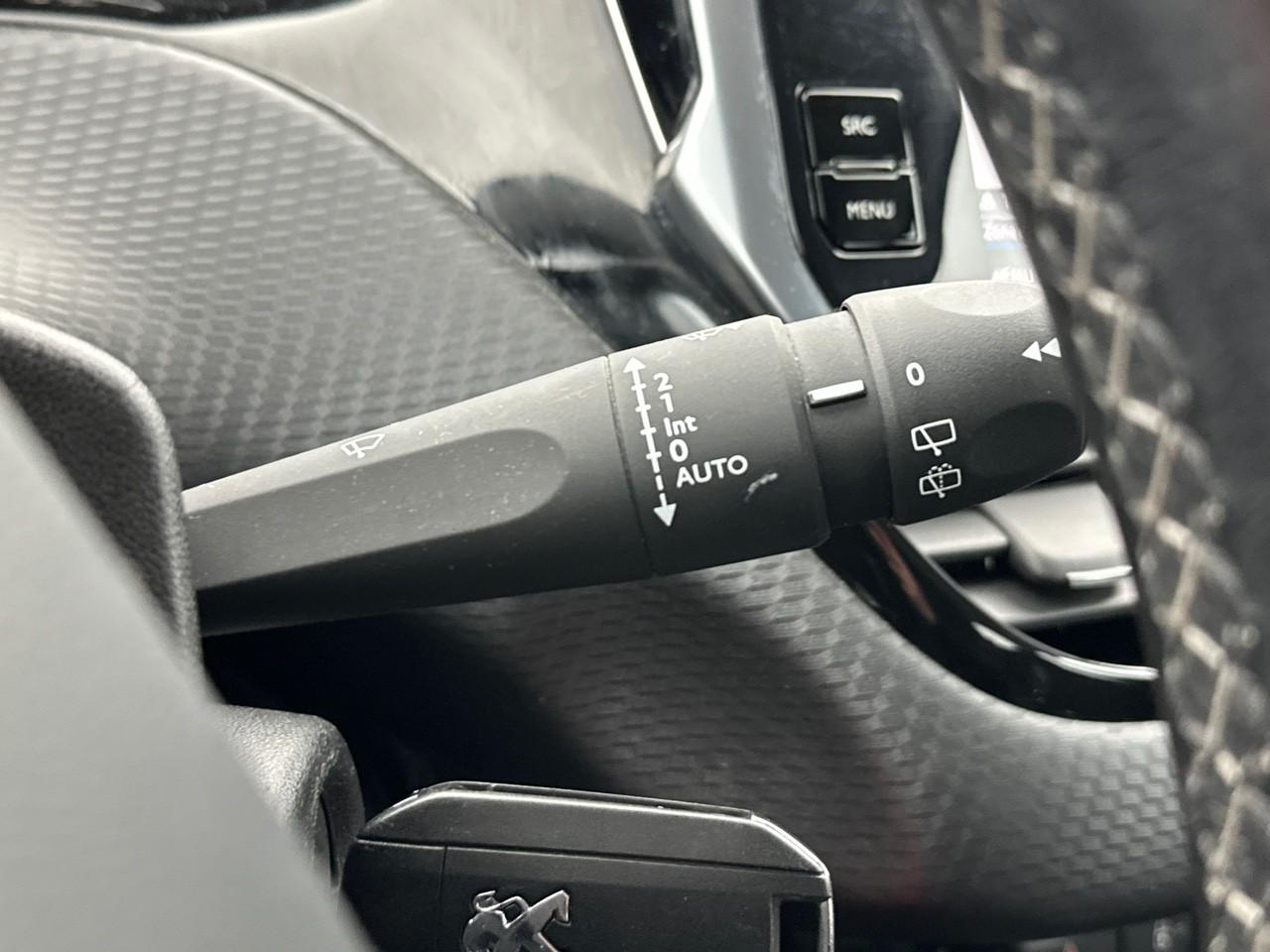 Peugeot 2008 puretech 130ch s&s bvm6 allure — photo 18