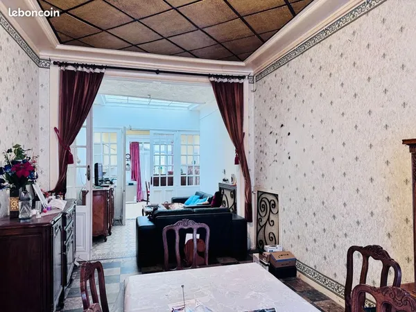 Maison 8 pièces 196 m²