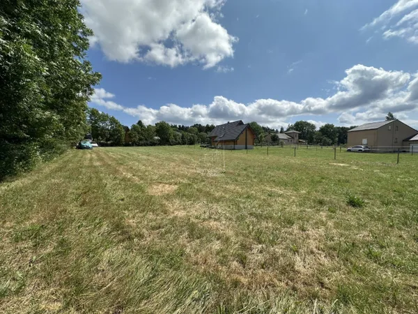 Terrain 1672 m²