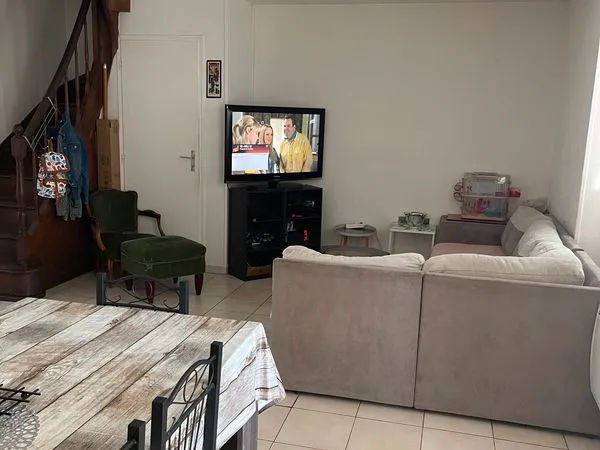 Maison de ville T4 88 m2 Chasseneuil, petite cour