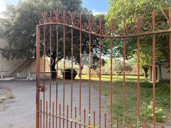 Maison Vente Uzès 6p 156m² 290000€