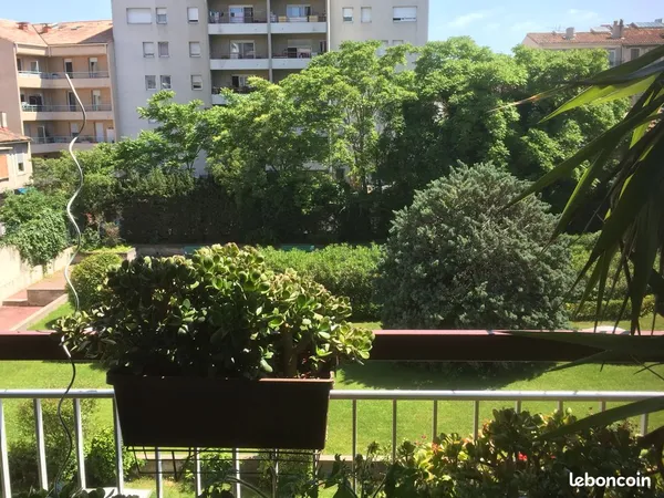 T4 Timone magnifique Terrasse, vue jardin