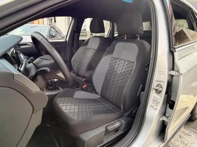 Volkswagen Polo 1.0 tsi 95ch r-line edition — photo 11
