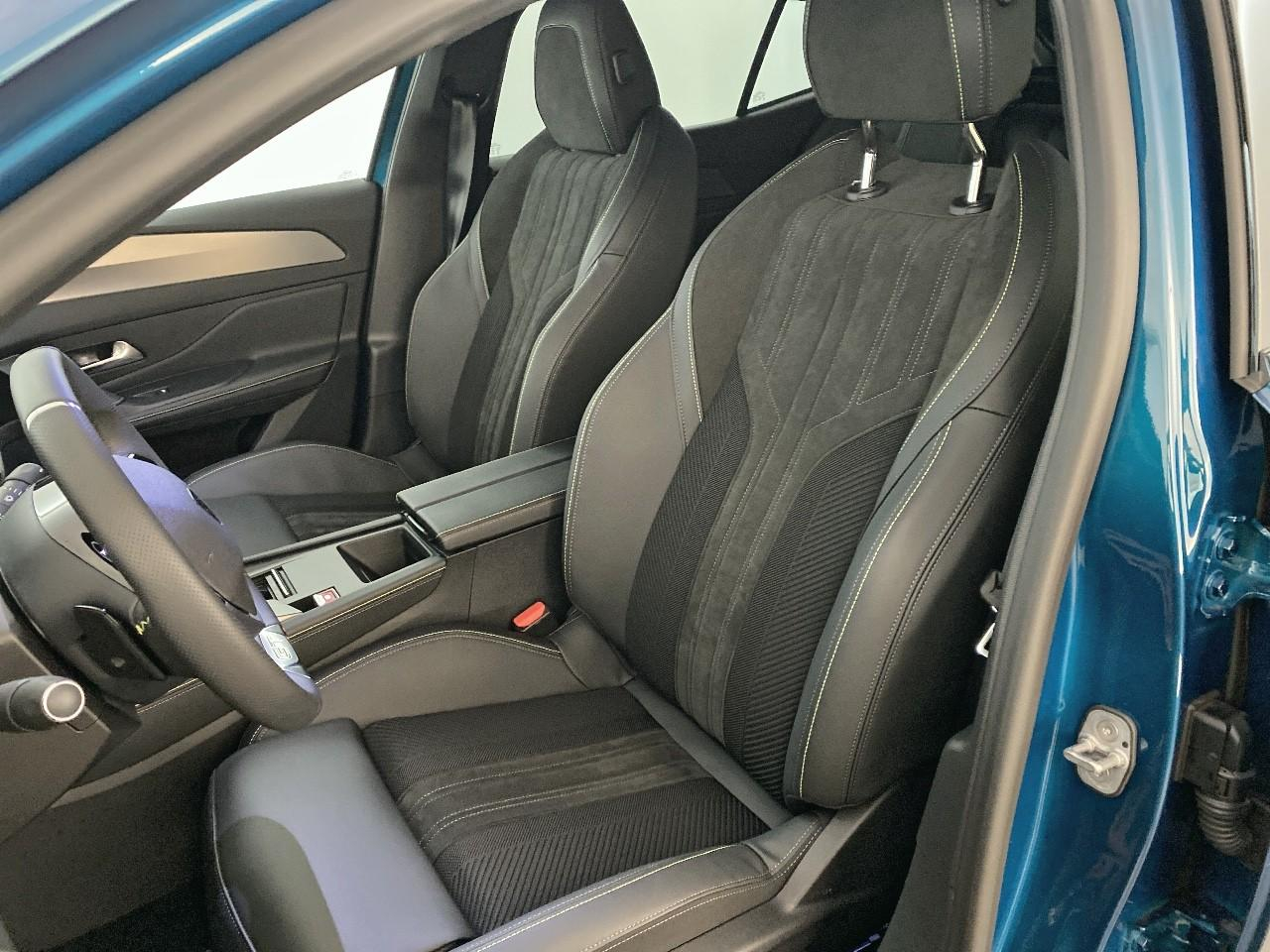 Peugeot 408 hybrid 145 e-dcs6 gt — photo 9