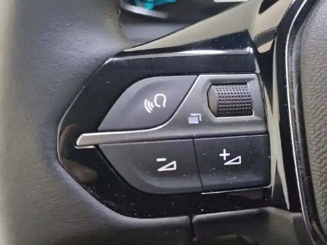 Peugeot 208 electrique 50 kwh 136ch — photo 62