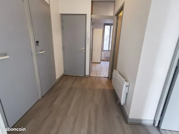 Particulier loue très beau T2 centre Saint-Maixent l'Ecole