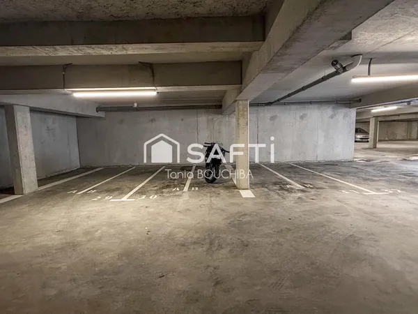 4 parkings couverts - Spécial investisseur