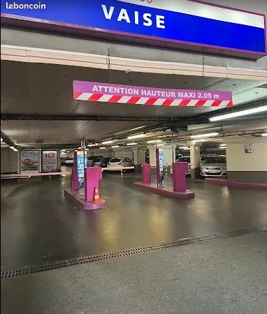 Place de parking - lyon 9e - secteur vaise / gare de vaise