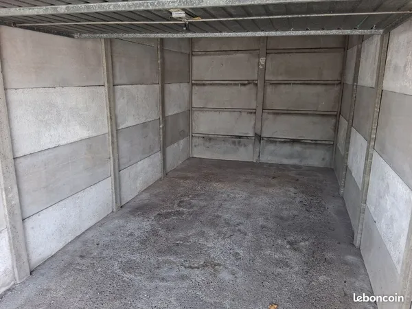 Ensemble de 7 garages grand fart Philippe