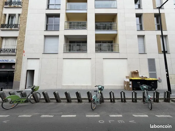 Local 117 m² Aubervilliers