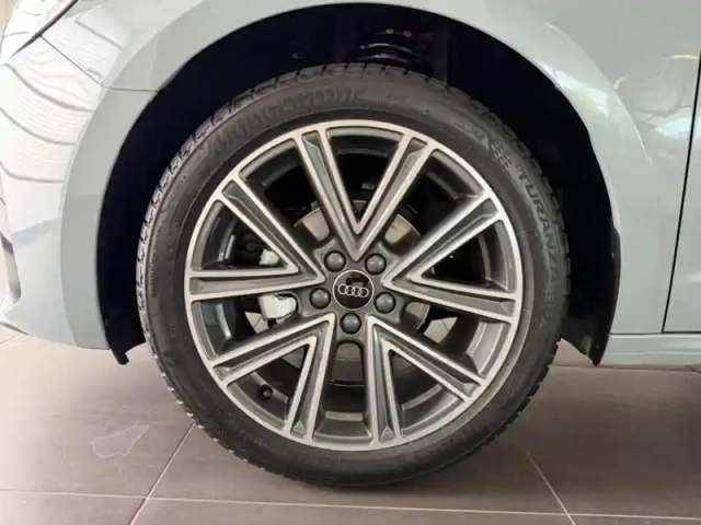 Audi A1 sportback 25 tfsi 95ch design s tronic 7 — photo 11