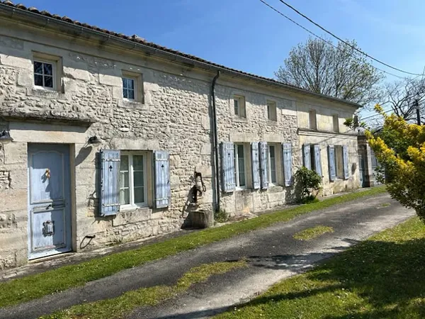 Maison 9 pièces 261 m²