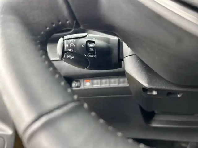 Peugeot 208 puretech 100 s&amp;s eat8 — photo 19
