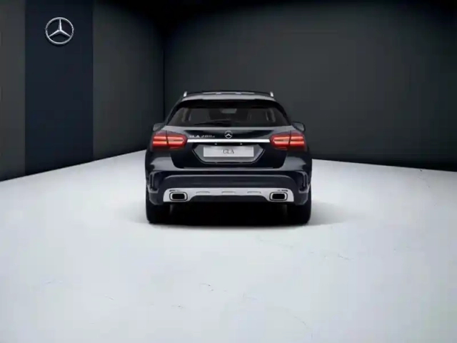 Mercedes Gla 200 d fascination — photo 4