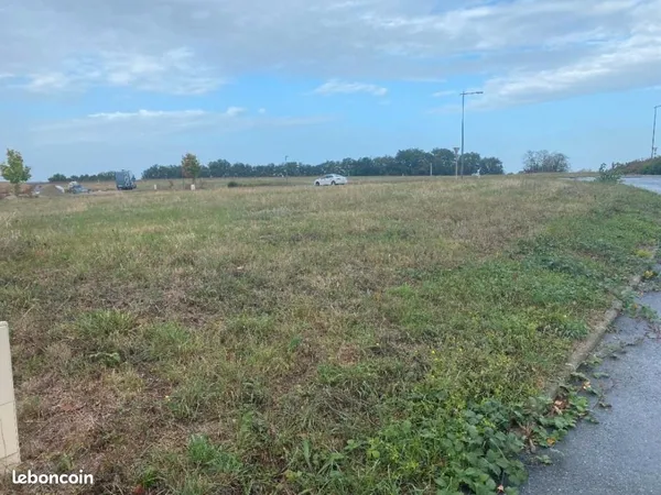 Terrain 1 080 m² Villaries