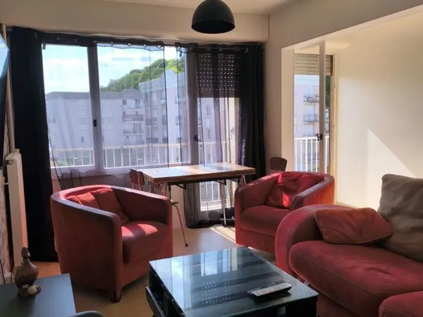 Chambre meublée avec balcon - Evreux - Colocation étudiante