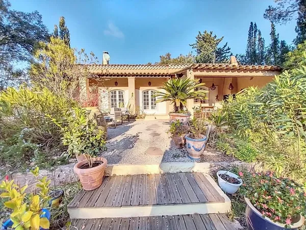 Propriete Au Charme Provencal