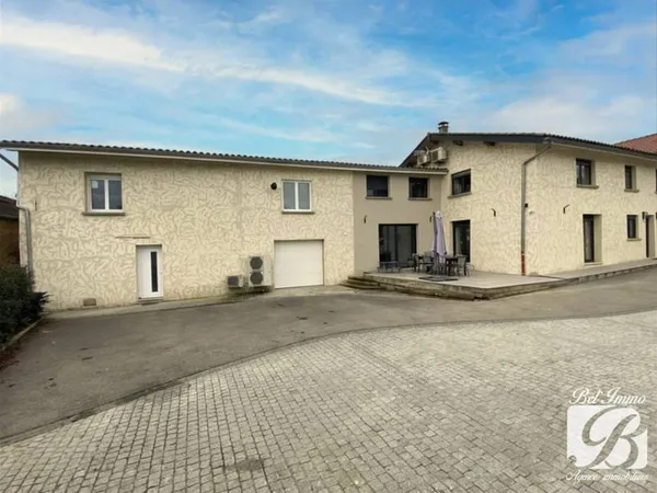 Maison 11 pièces 300 m²