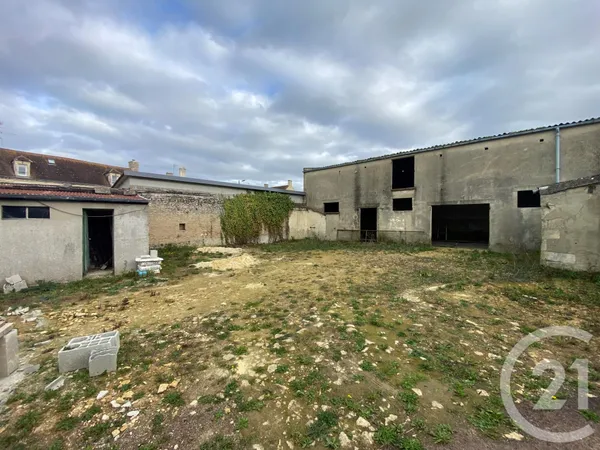 Terrain 348 m²