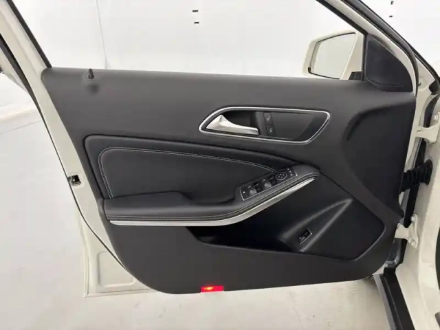 Mercedes Gla 180 d — photo 25