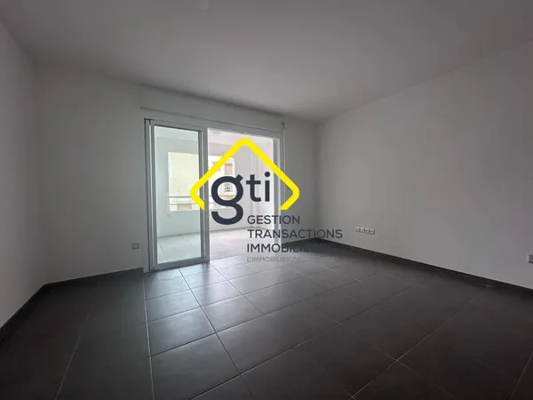 La Bretagne, Sainte-Clotilde - F4 neuf en duplex de 68 m² ave