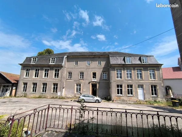 Domaine atypique 3000 M2 sur 2,7 ha : Idéal Séminaire / Lieu d'accueil (Proche Vittel - A31)