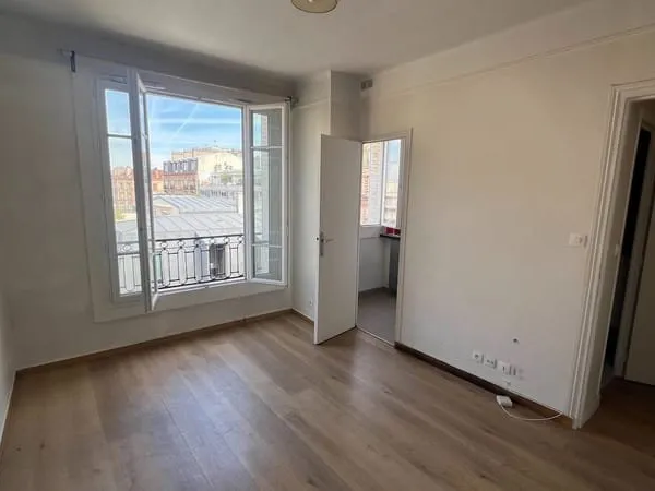 Studio lumineux en étage élevé - Boulogne-Bill (quartier Jean-Jaurès- Escudier))