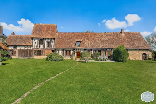 Maison 9 pièces 340 m²