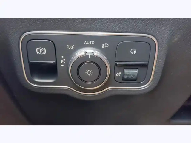 Mercedes Gla 250 e hybrid eq — photo 18