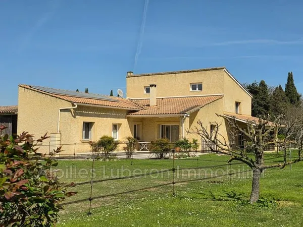 Maison 4 pièces 220 m²