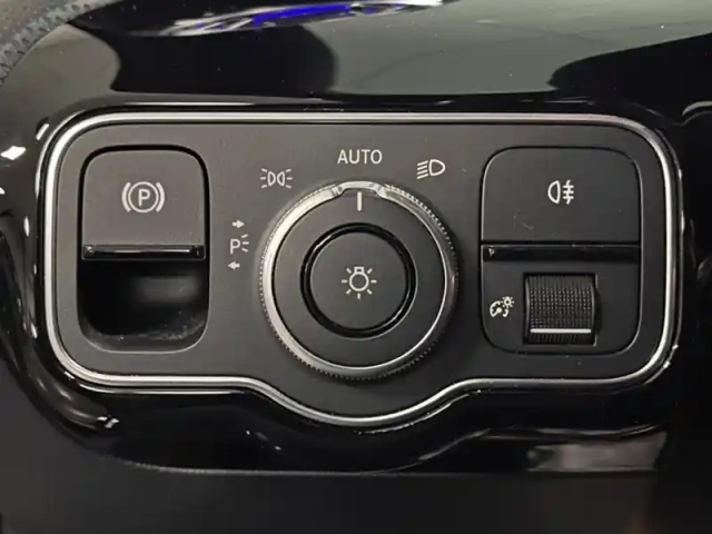 Mercedes Classe A 200 d 150ch amg line 8g-dct — photo 19