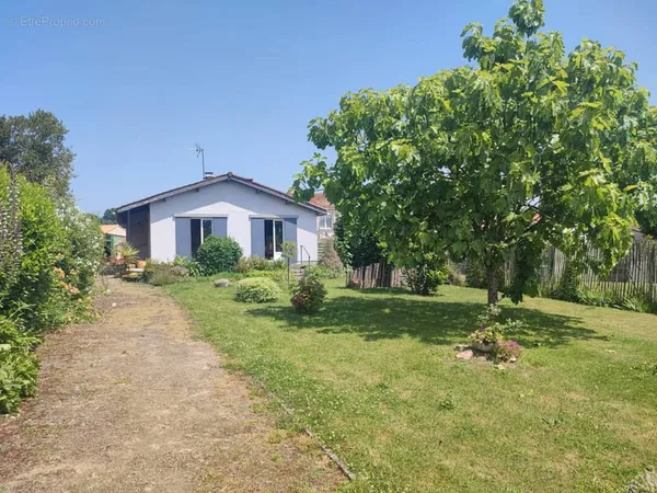 Maison de bourg à Saint Fulgent (85)