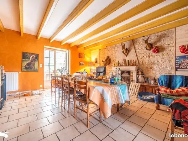 Maison 8 pièces 210 m²
