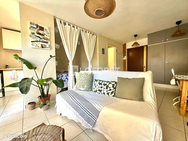 Studio 1 pièce 29 m²