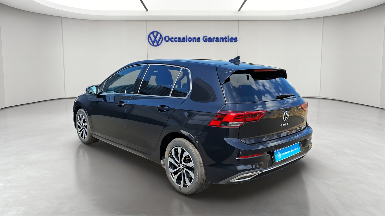 Volkswagen Golf 1.0 eTSI OPF 110 DSG7 — photo 3