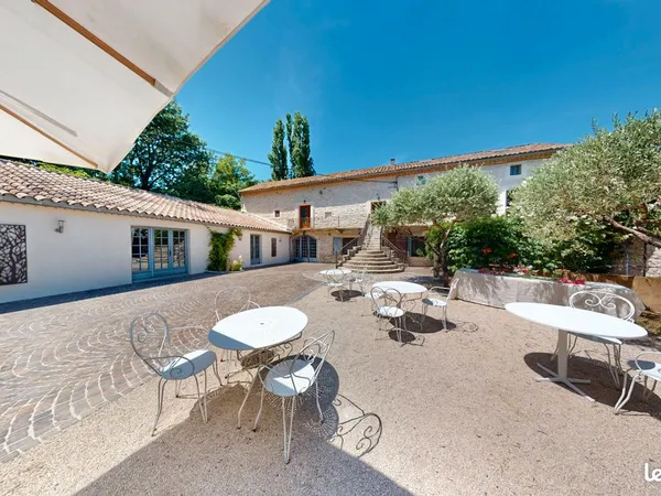 MAS PROVENÇAL DU XVIIIe SIÈCLE - PROPRIÉTÉ D'EXCEPTION AVEC ACTIVITÉ ÉVÉNEMENTIELLE