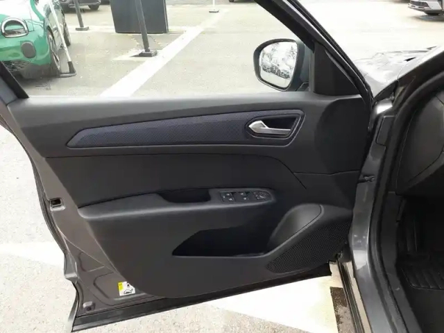 Renault Arkana mild hybrid 140 edc fap - 22 — photo 115