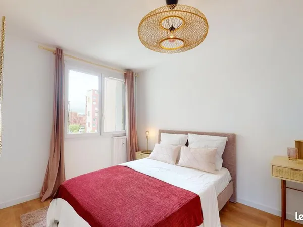 Chambre 4 pièces 79 m²