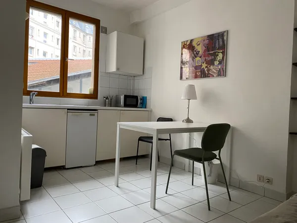 Loue studio meublé
