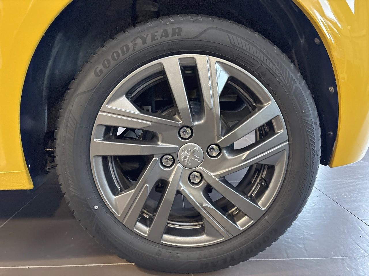 Peugeot 208 puretech 75 s&s bvm5 style — photo 13