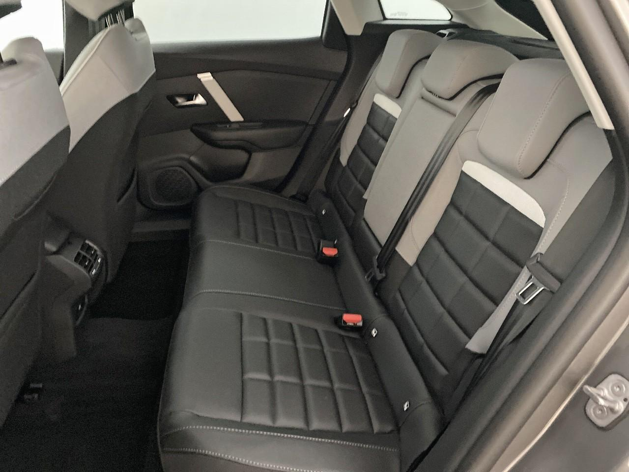 Citroën C4 hybride 145 ch e-dcs6 max — photo 10