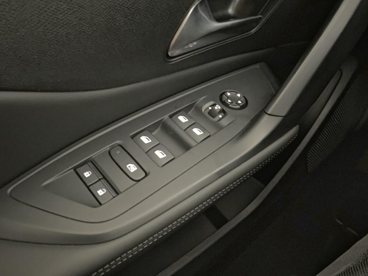 Peugeot 308 hybrid 145 e-dcs6 allure — photo 20