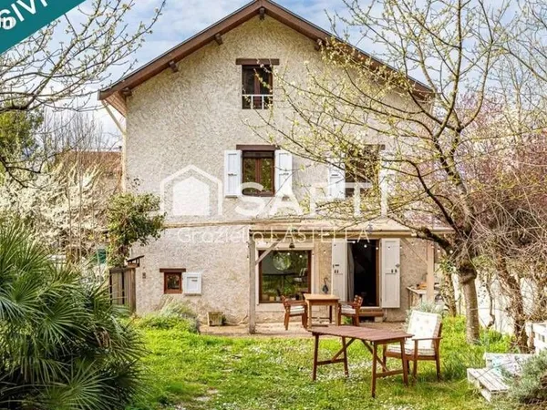 Maison 3 pièces avec jardin et dépendances