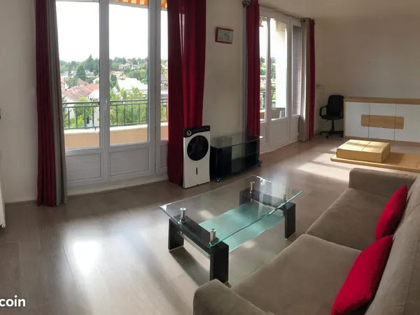 Grand T2 meublé 54m2 traversant balcons vue dégagée