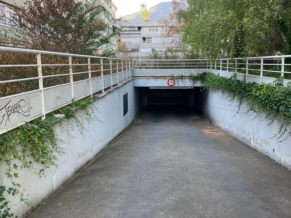 Parking dans garage sécurisé grenoble