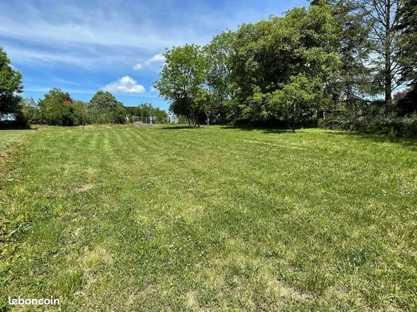 Terrain 800 m² Sainte-Radegonde