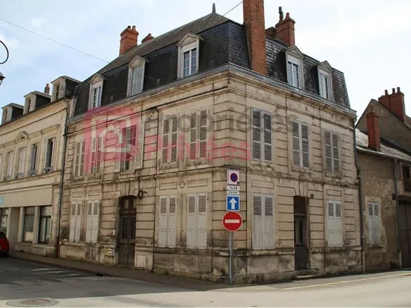 Immeuble plein centre Cosne Cours Sur Loire 550 m2