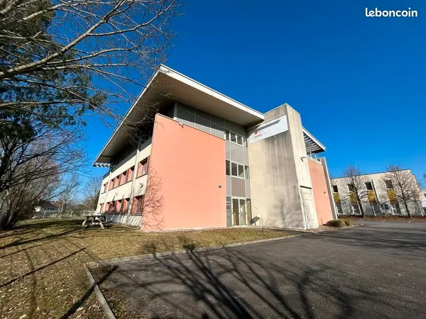 Bureaux 1 249 m²